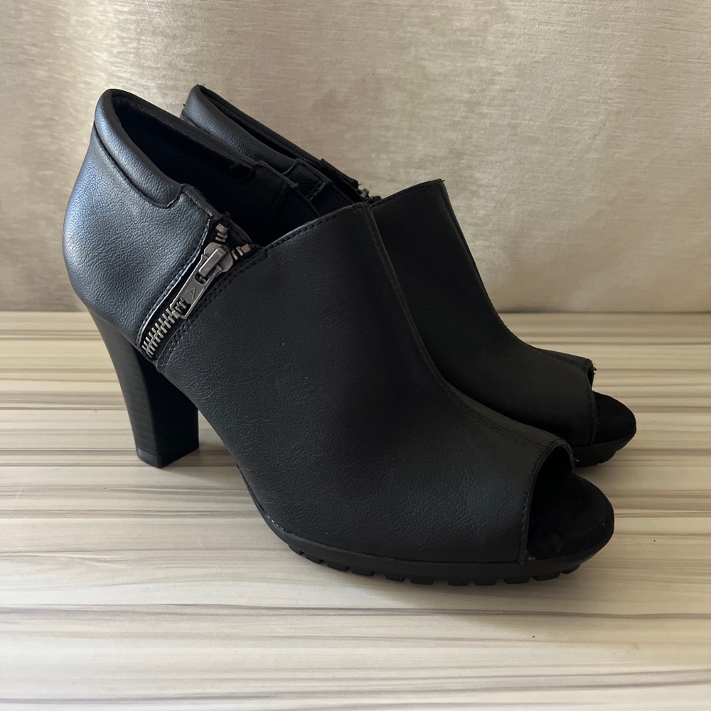 Aerosoles Ankle Bootie Open Toed Black Shoes 8 US